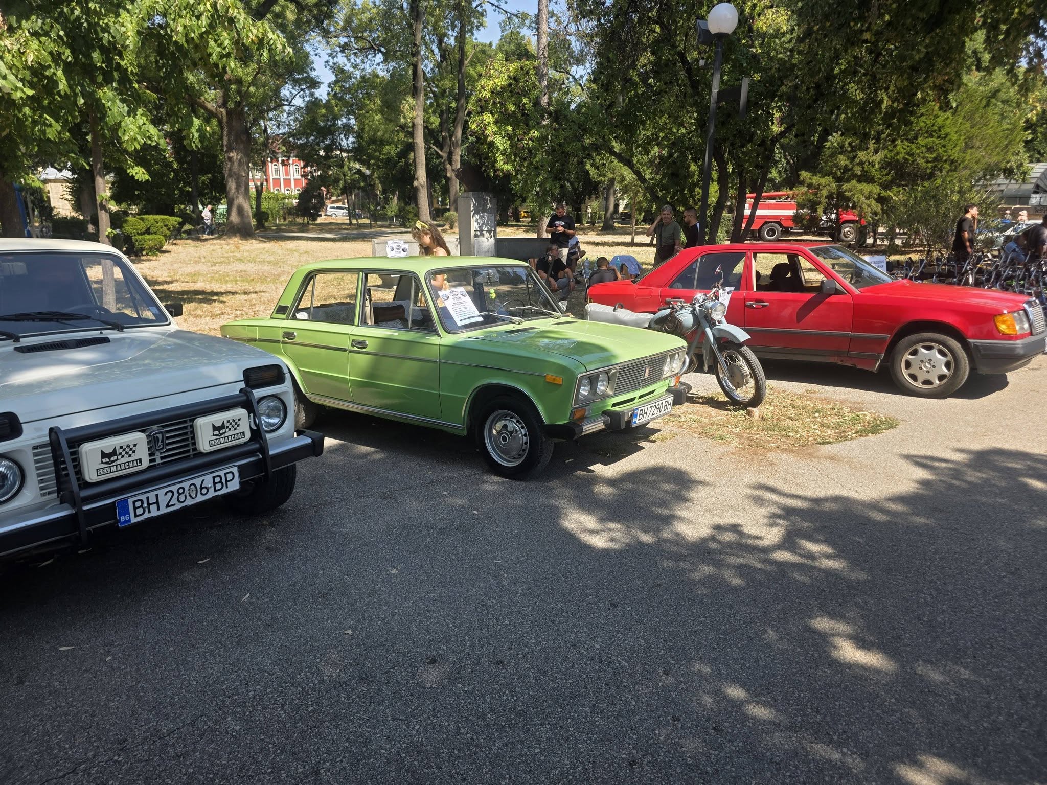 Мотоциклети и велосипеди от различни епохи на ретропарада във Видин - Image