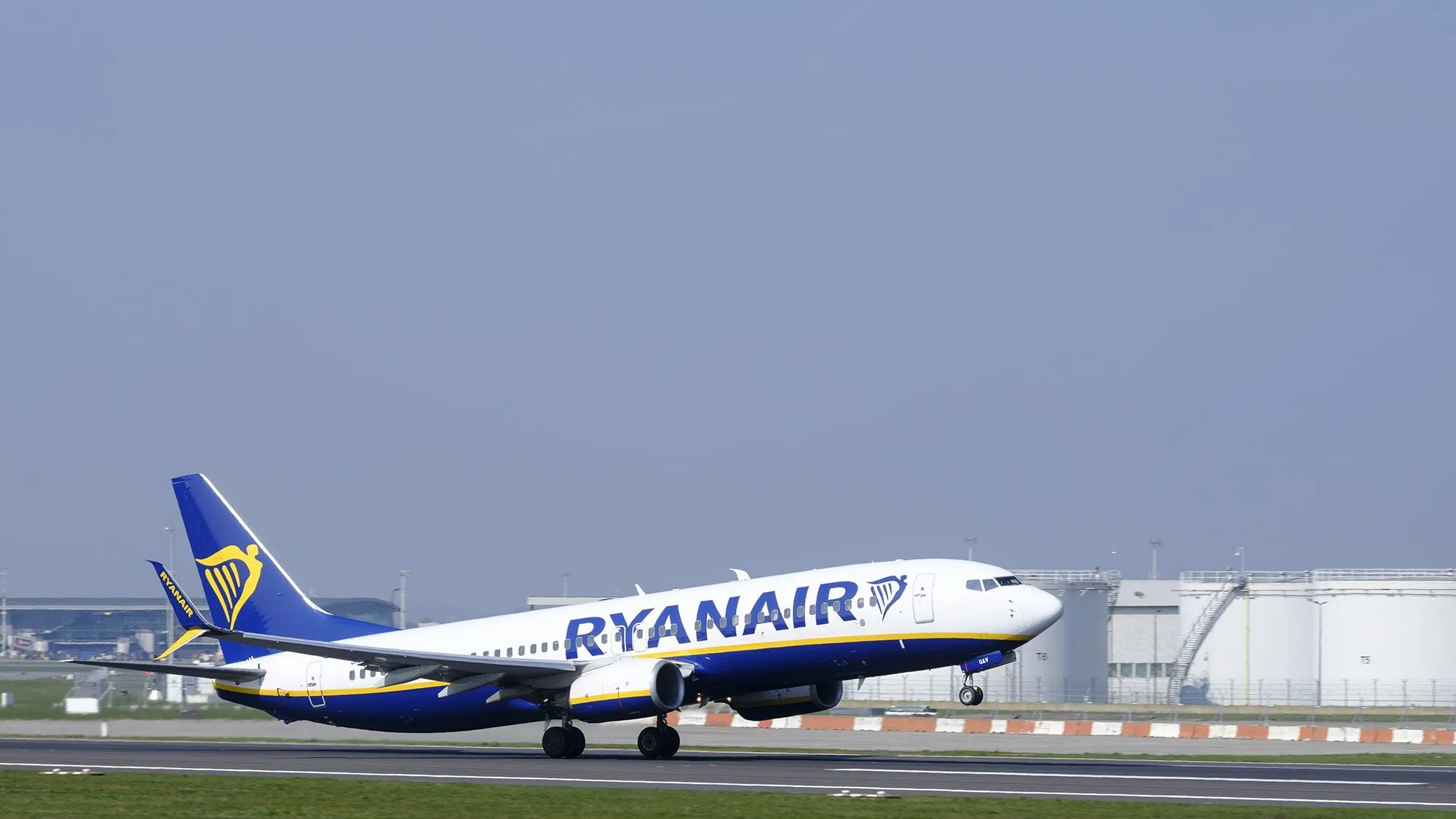 Ryanair очаква рекордно поскъпване на самолетните билети през 2027 г. - Image